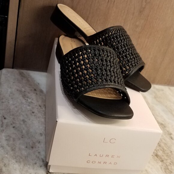 NIB LC Lauren Conrad sandals - Picture 1 of 1